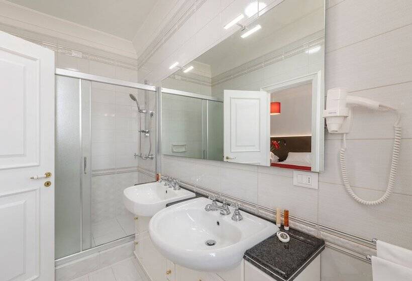 Camera Quadrupla Superiore, Delle Palme