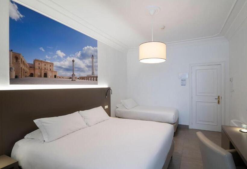 Camera Tripla Superiore, Delle Palme