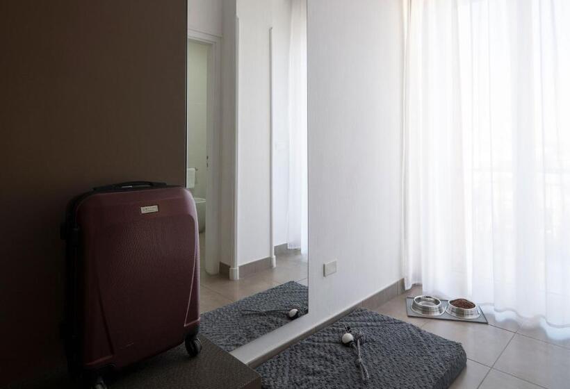 Camera Quadrupla Superiore, Delle Palme