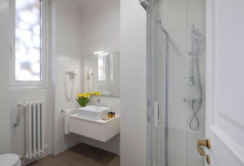 Camera Deluxe, Delle Palme