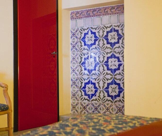 غرفة ديلوكس, Elimo