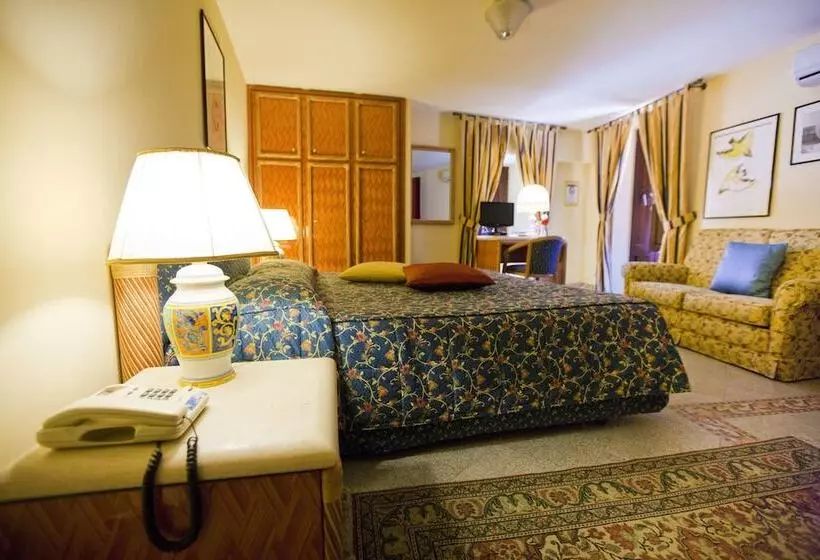 Deluxe Room, Elimo