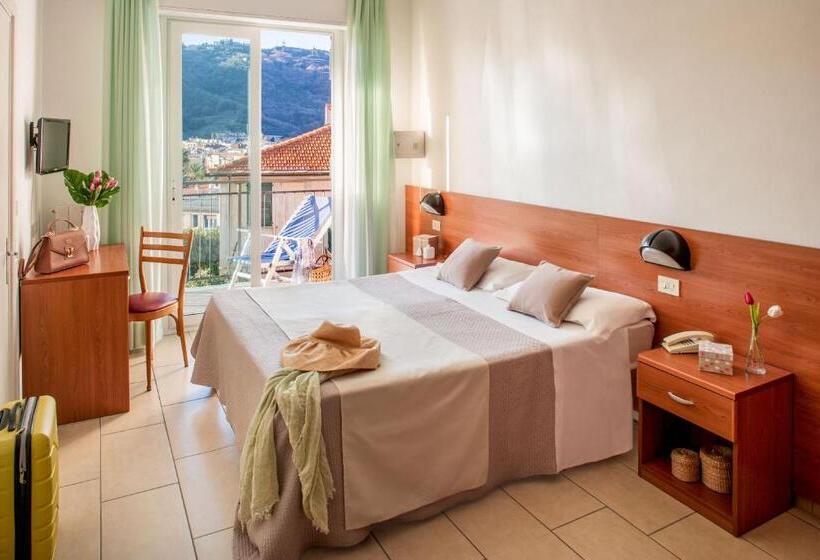 バルコニー付きスタンダードルーム, Europa