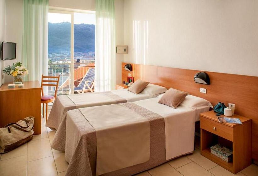 バルコニー付きスタンダードルーム, Europa