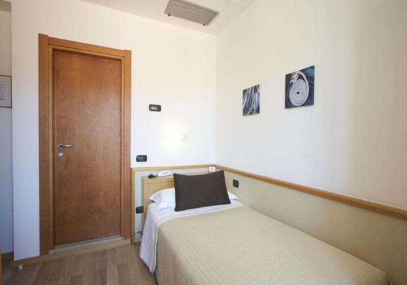 اتاق استاندارد یک نفره, Florida Lerici