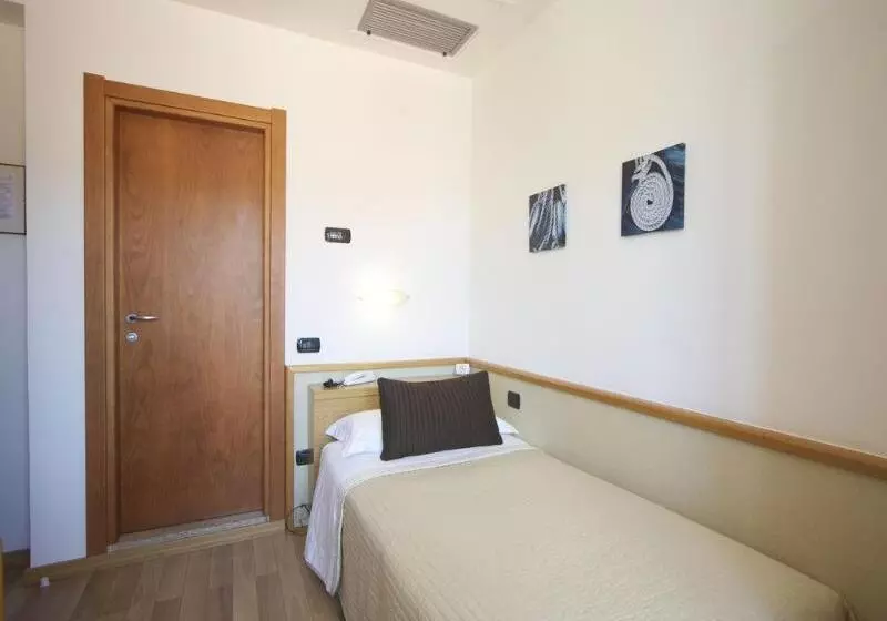 اتاق استاندارد یک نفره, Florida Lerici