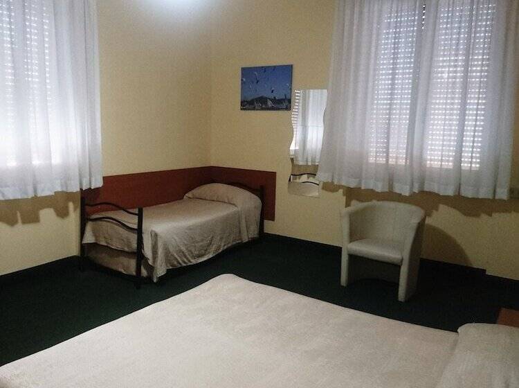 اتاق استاندارد سه نفره, Giappone Inn Parking