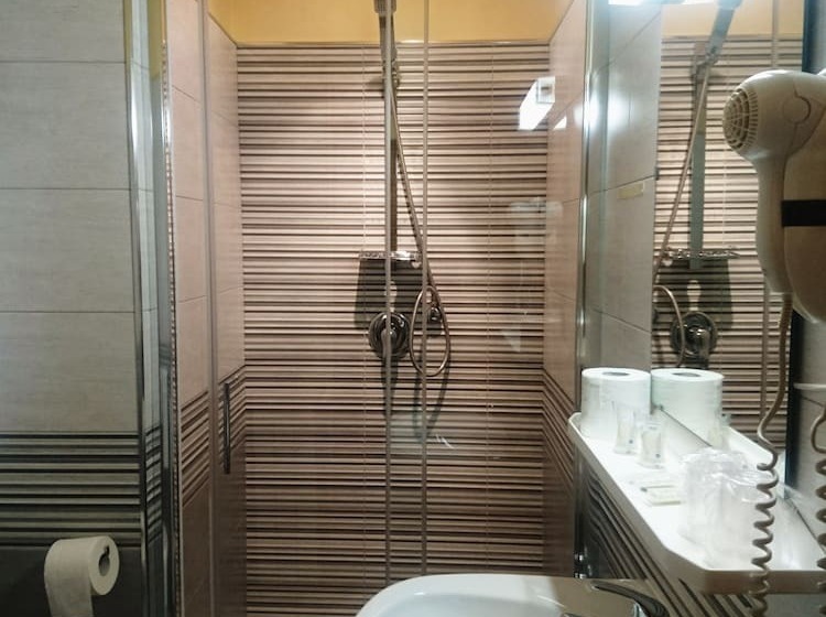 اتاق استاندارد سه نفره, Giappone Inn Parking