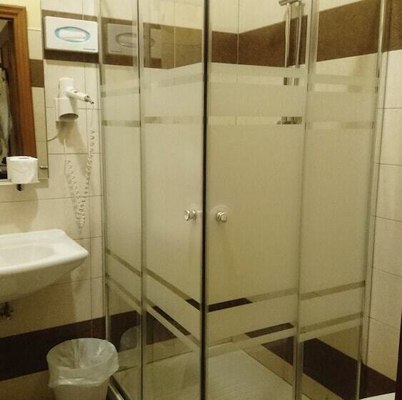 اتاق استاندارد سه نفره, Giappone Inn Parking