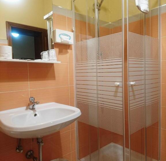 اتاق استاندارد یک نفره, Giappone Inn Parking