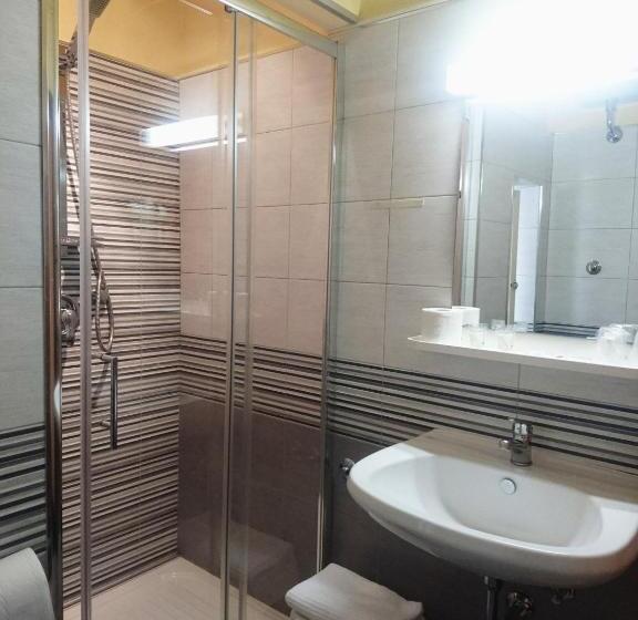 اتاق استاندارد یک نفره, Giappone Inn Parking