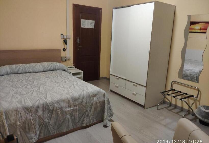 اتاق استاندارد یک نفره, Giappone Inn Parking