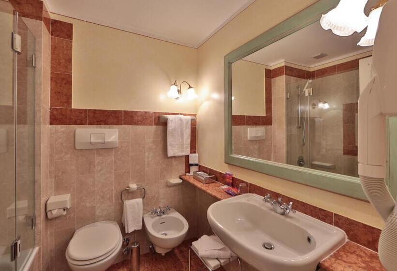 이그제큐티브 트리플, Th Madonna Di Campiglio | Golf