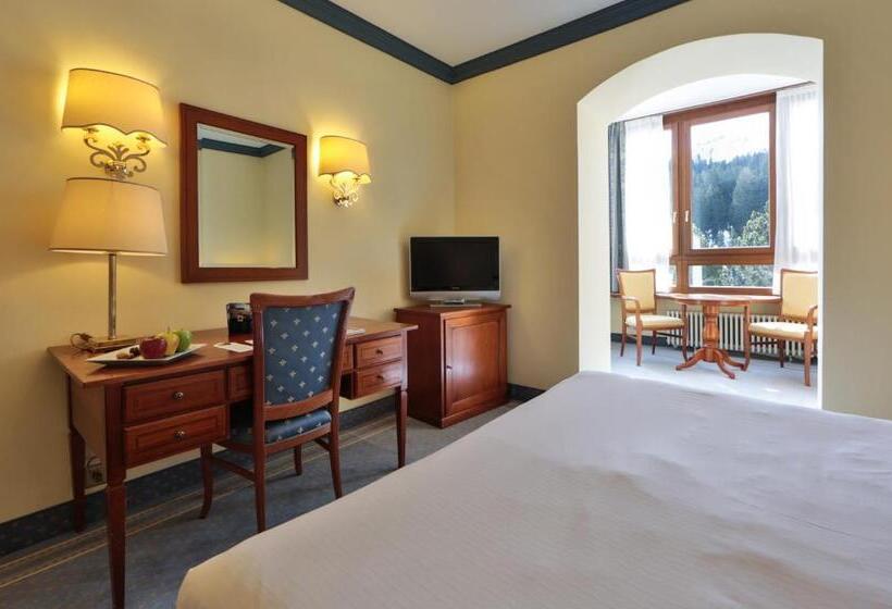 이그제큐티브 트리플, Th Madonna Di Campiglio | Golf