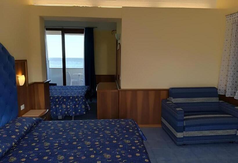 Четырехместный Номер Стандарт Вид на Море, Kalos