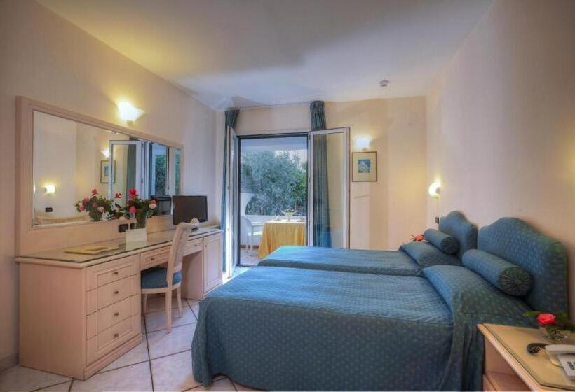 带花园景观的古典房间, Le Querce Resort Sea Thermae & Spa