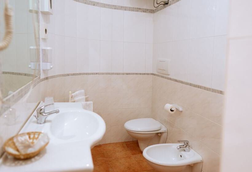 Люкс Вид на Море, Lola Piccolo Hotel E Appartamenti
