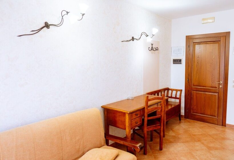 Люкс Вид на Море, Lola Piccolo Hotel E Appartamenti