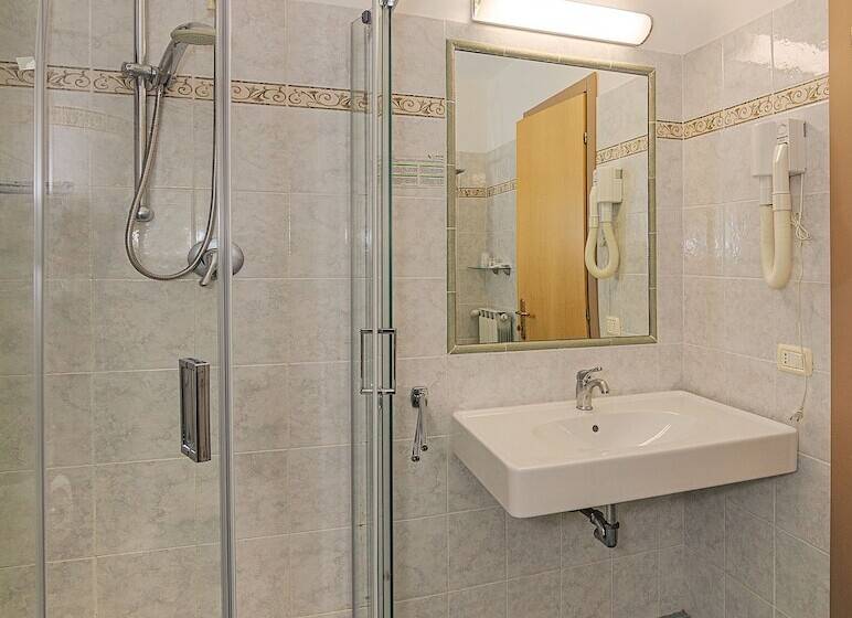 Номер Стандарт, Nedy