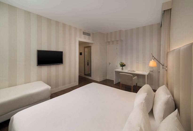 Aile Odası, NH Genova Centro