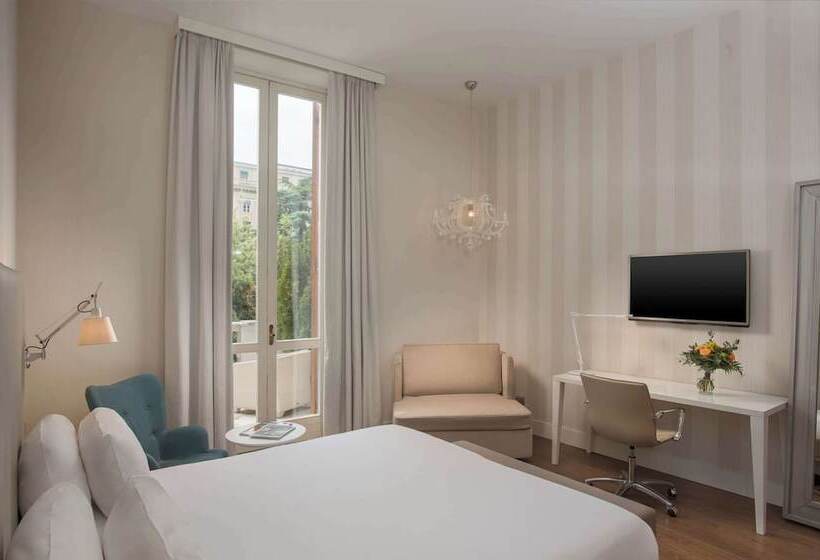 Manzaralı Lüks Oda, NH Genova Centro