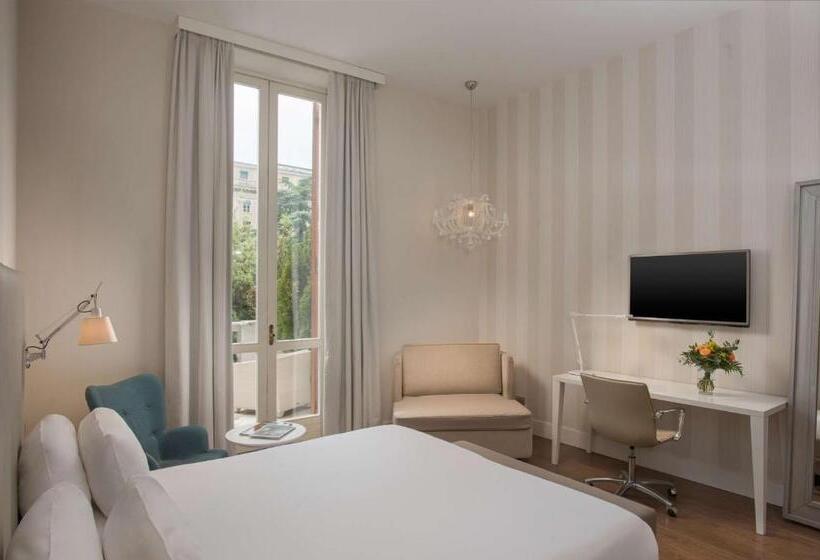 Manzaralı Lüks Oda, NH Genova Centro