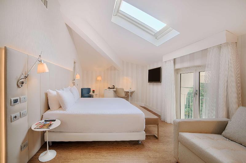 Aile Odası, NH Genova Centro