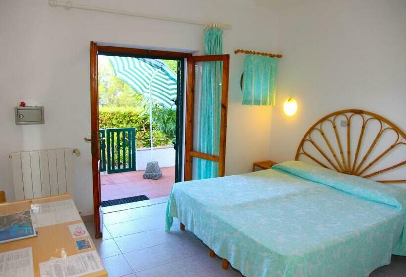 غرفة كلاسكية مع شرفة, Paradiso