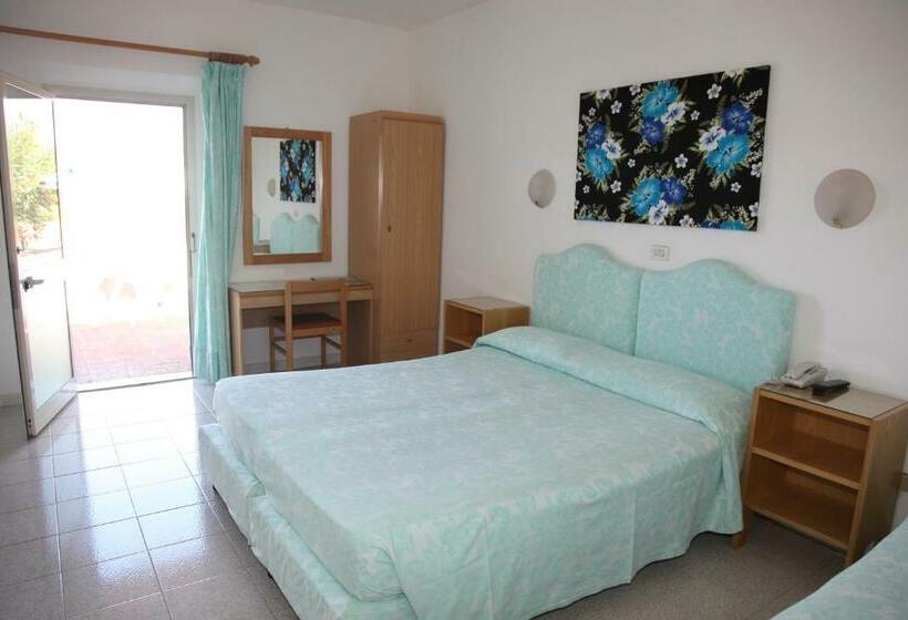 غرفة قياسية مطلّة علي البحر مزوَّدة بتراس, Paradiso