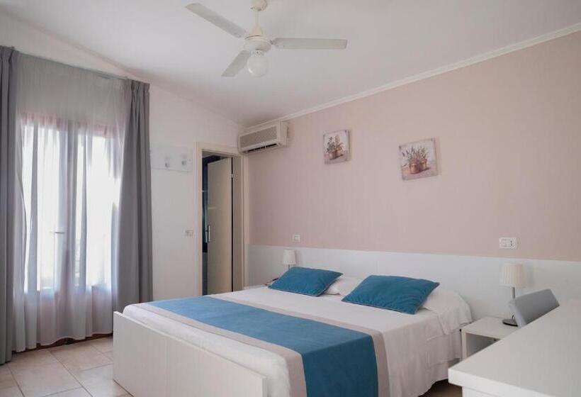 Quarto Clássico com Terraço, Paradiso