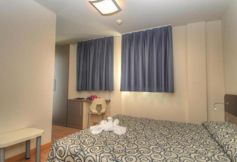 Номер Superior, Pasha