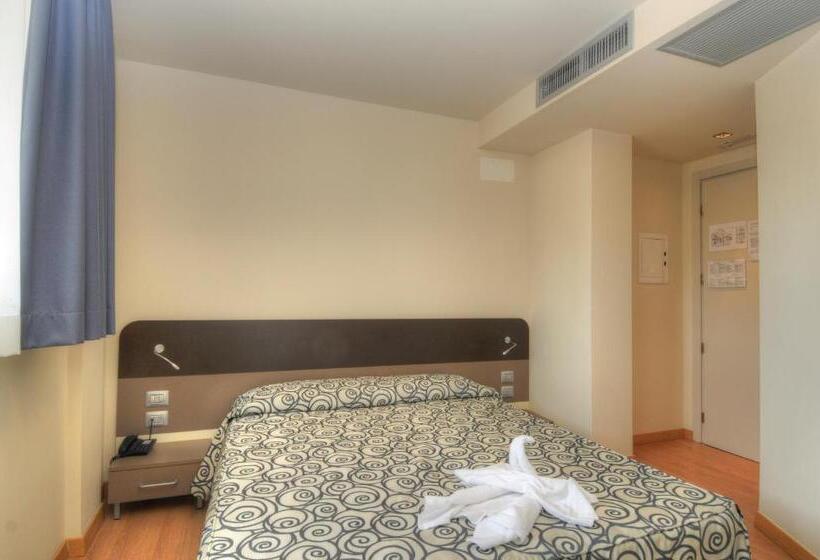 Номер Superior, Pasha