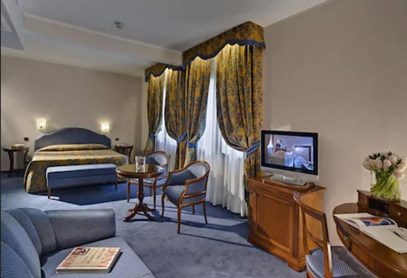 수피리어 룸, The Plaza