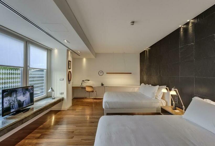 이그제큐티브 룸, The Plaza