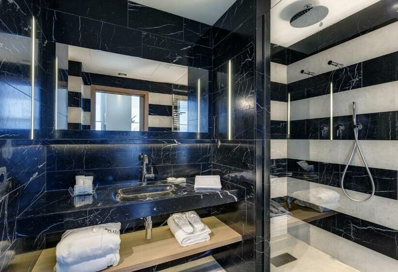 이그제큐티브 룸, The Plaza