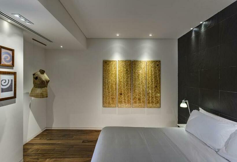 이그제큐티브 룸, The Plaza