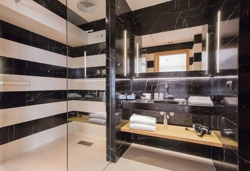 이그제큐티브 룸, The Plaza