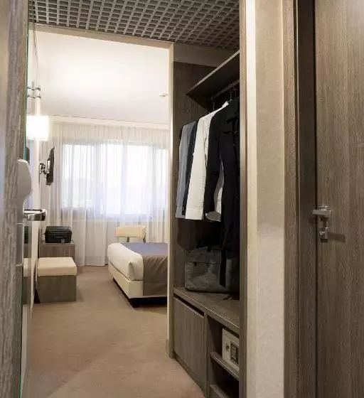Quarto Triplo Standart, Raffaello