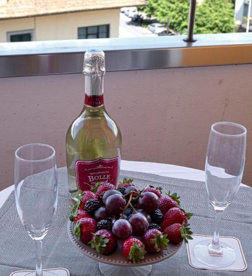 اتاق استاندارد سه نفره, Raffaello