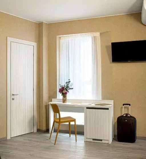 Quarto Triplo Standart, Raffaello