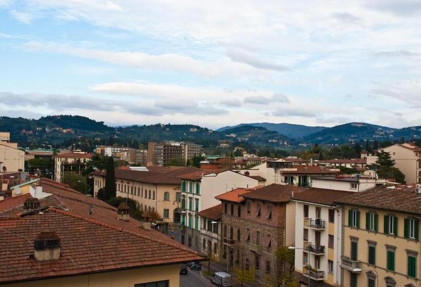 اتاق استاندارد سه نفره, Raffaello