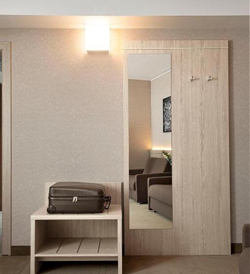 اتاق استاندارد سه نفره, Raffaello