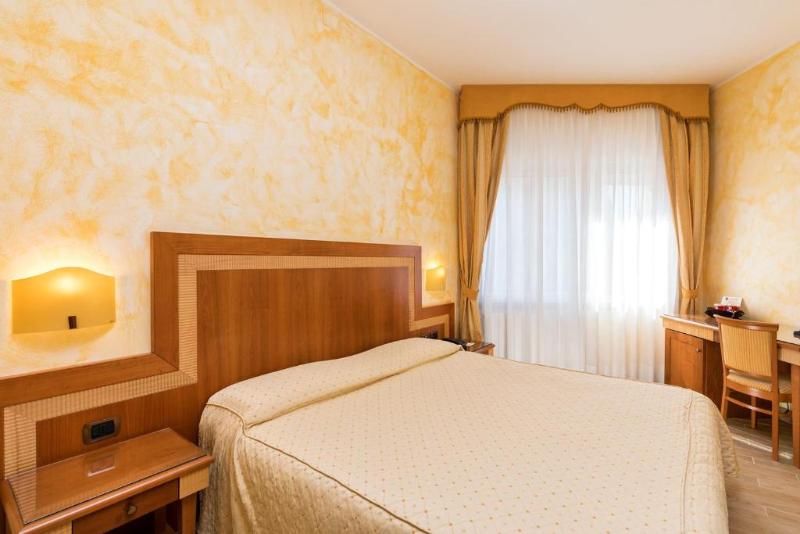 Полулюкс, Hotel & Residence Venezia 2000