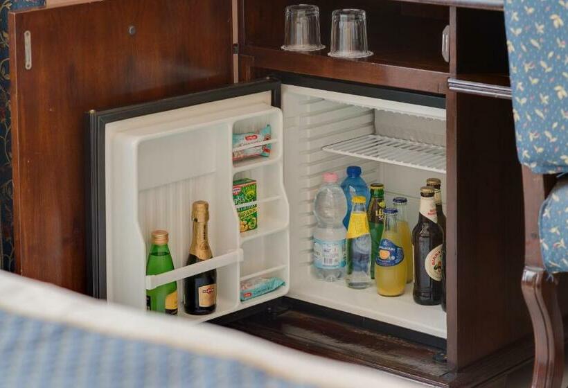 اتاق راحتی, Rivoli Boutique