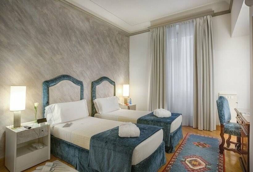 اتاق راحتی, Rivoli Boutique