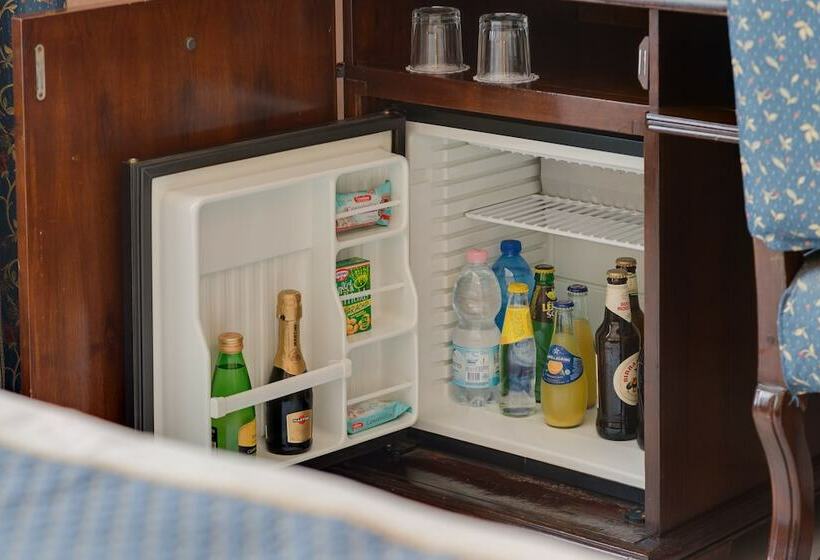 اتاق راحتی, Rivoli Boutique