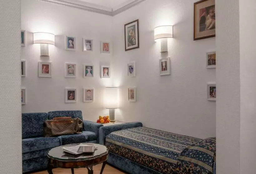 اتاق خانوادگی, Rivoli Boutique