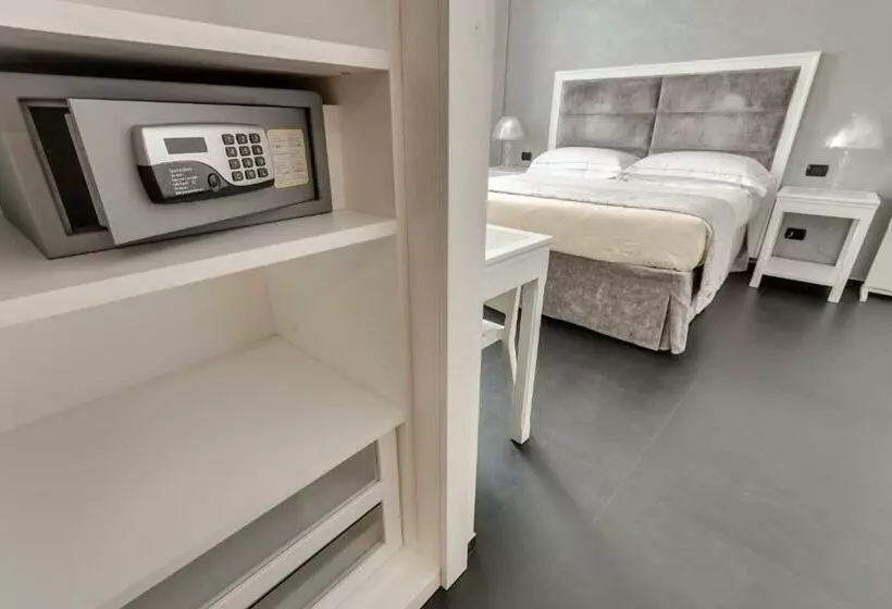 اتاق پرستیژ, Rivoli Boutique
