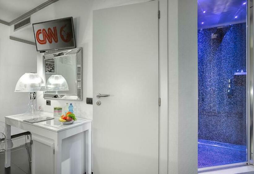 اتاق پرستیژ, Rivoli Boutique