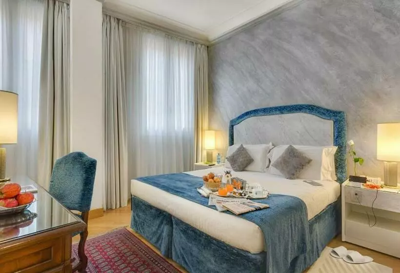 اتاق رمانتیک, Rivoli Boutique